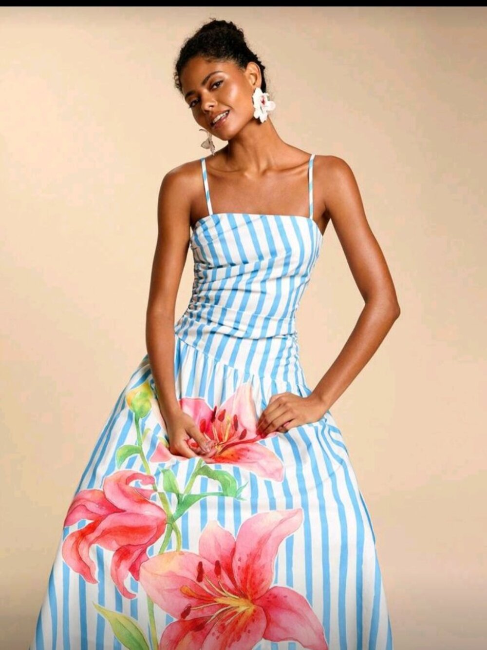 White and blue Summere maxi dress with adjustable straps